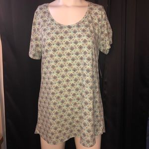 Classic tee size medium LuLaRoe